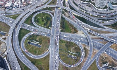 هل احتاج سائق في اسطنبول او ما رأيكم في التنقل؟