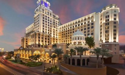 فنادق تطل على نافورة دبي مول