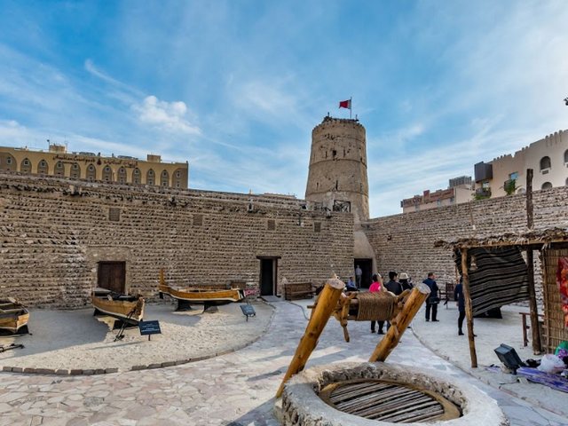 السوق الكبير بدبي