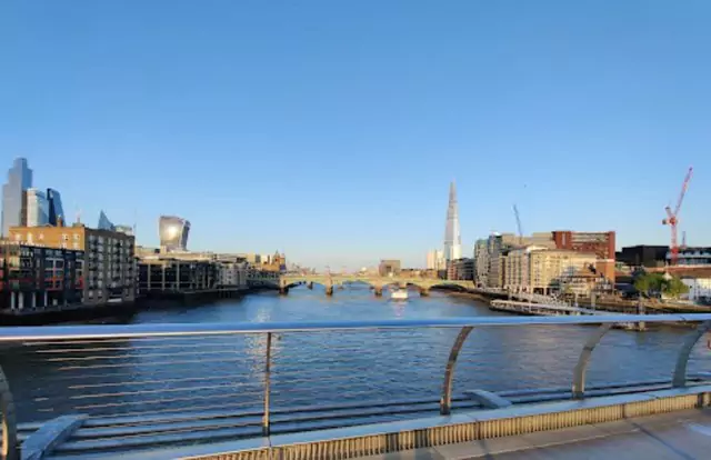 جسر الالفية في لندن