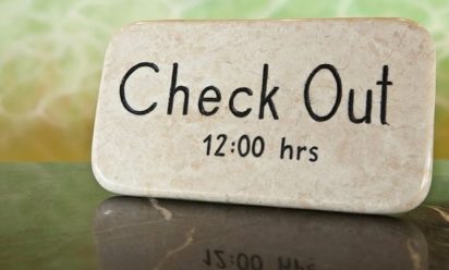 وقت الدخول والخروج من الفندق