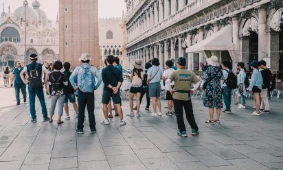 مرشد سياحي عربي في اليابان