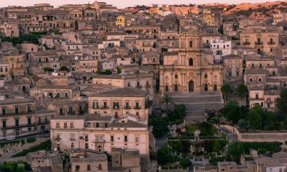 شرح لكيفية الوصول برا إلى مدينة صلالة