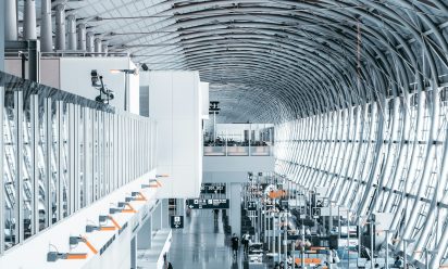 استفسار بخصوص العدسات اللاصقة في صورة الفيزا و بصمة العين بالمطار