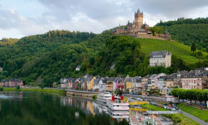 السفر برا من السعودية الى أوروبا ثم اسبانيا والمغرب والعودة الى مصر ثم السعودية