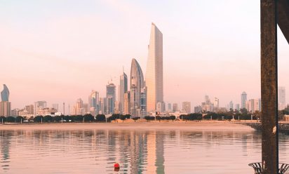 تنصحوني ازور الكويت او قطر؟