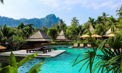 محتار بين تايلند وبين اغادير؟ ابي نصيحة مجرب؟؟؟