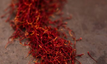 يا أهل دبي وين ينلقى الزعفران الطيب فيه