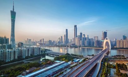 انا متواجد في كوانزو ومستعد لاي خدمه ممكنه