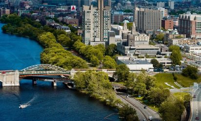 متواجد في بوسطن الآن و أعاني من السكن هل من مساعدة ؟