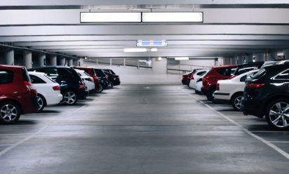 مواقف قريبة من الحرم