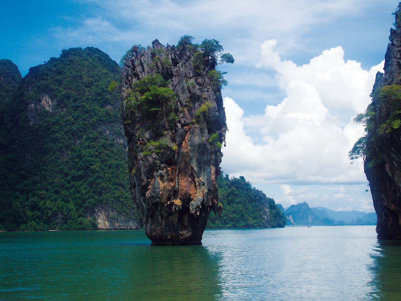 james-bond-island-02.jpg