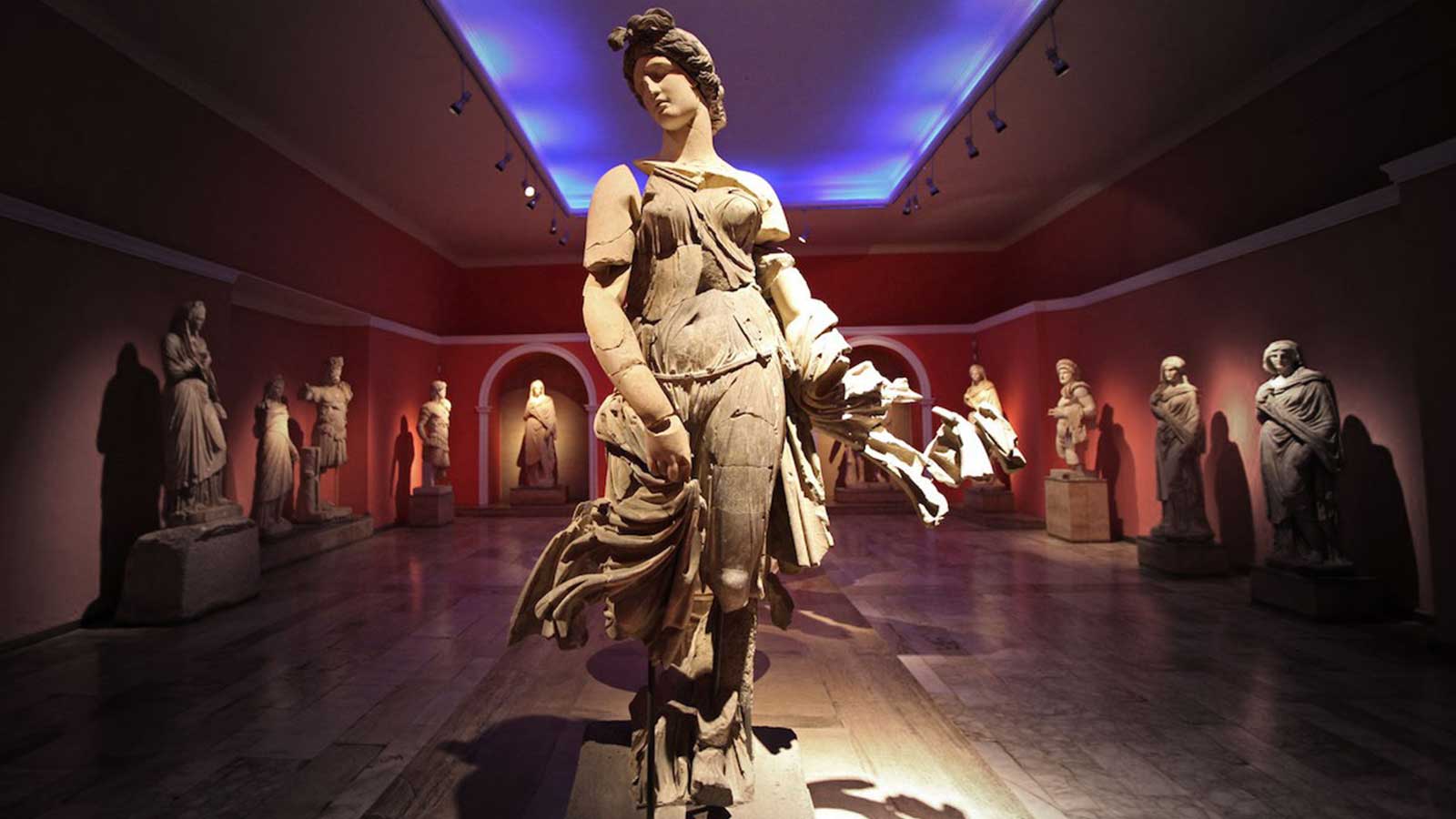 متحف انطاليا تركيا